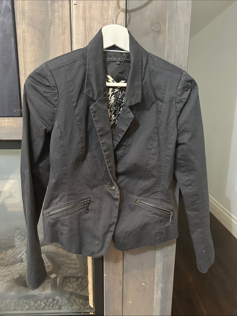 Black Women's Tailored Blazer with Zipper Pockets